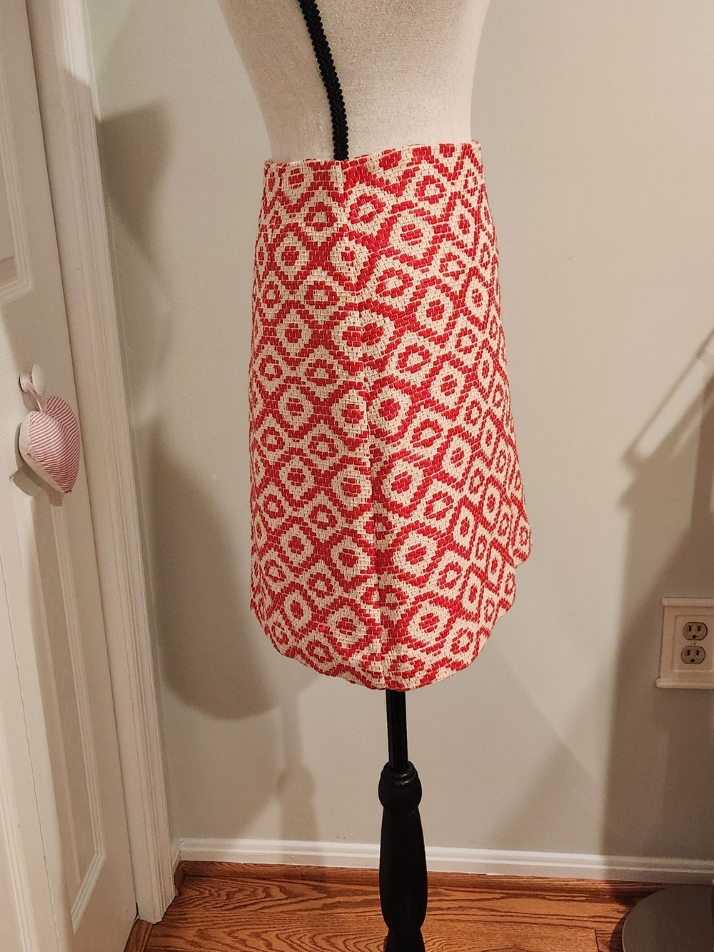 LOFT Red and Cream Geometric Knit Mini Skirt - Picture 3 of 5